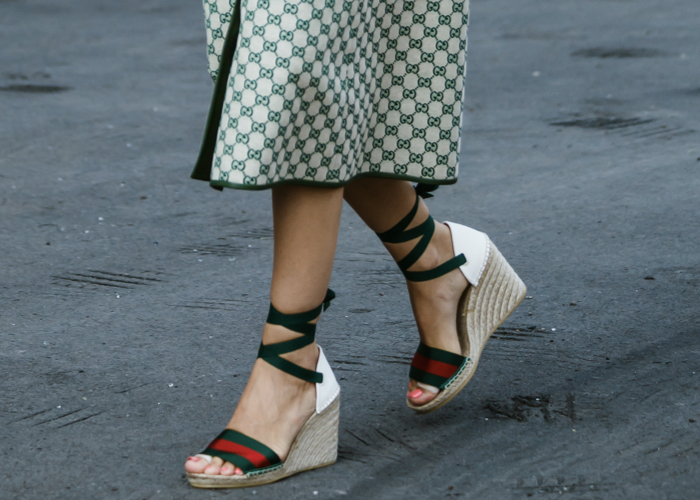 Prepare your feet to wear these shoes in Summer Step into next season ...