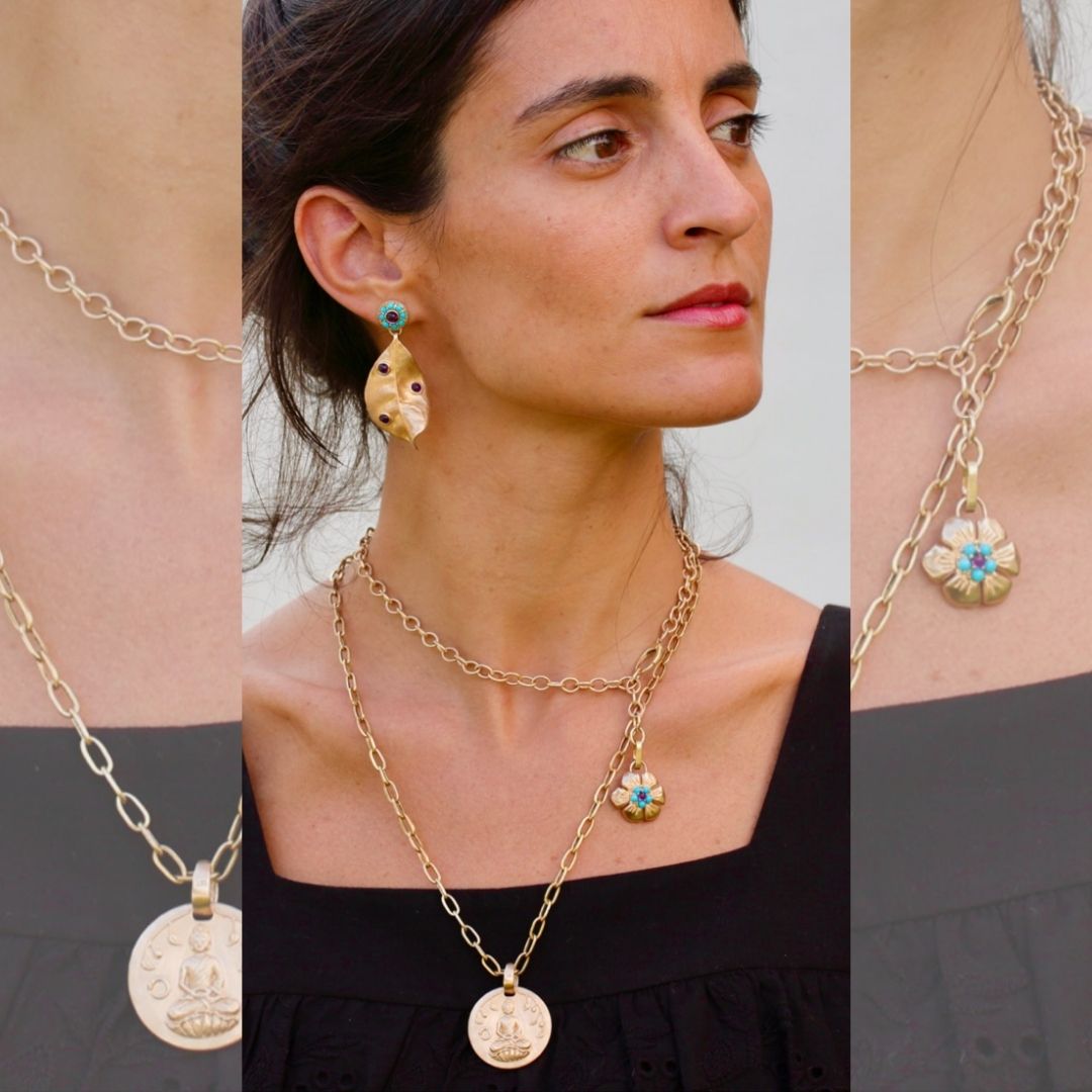 How to layer necklaces according to a jewellery designer. Expert tips.