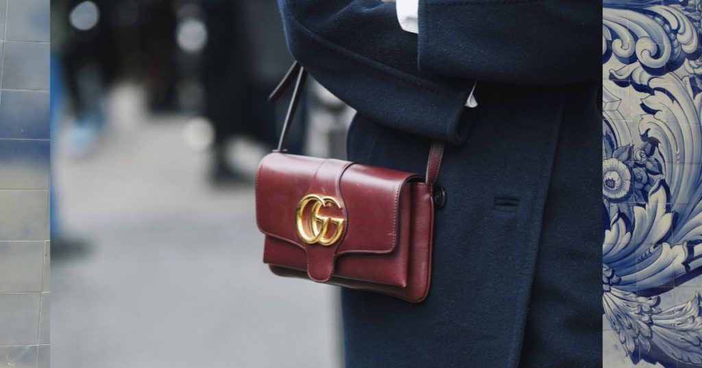 detail of a fashionista wearing a vintage Gucci bag at Paris fashion week